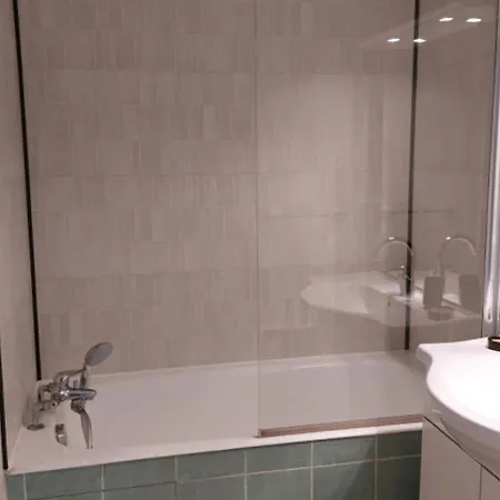 Moderne A Pra-loup Avec Balcon Et Confort Familier - Fr-1-165a-167 Uvernet-Fours